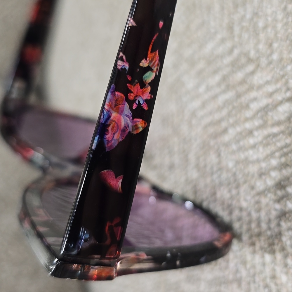 FREE with purchase Torrid Floral Sunglasses - Picture 4 of 4